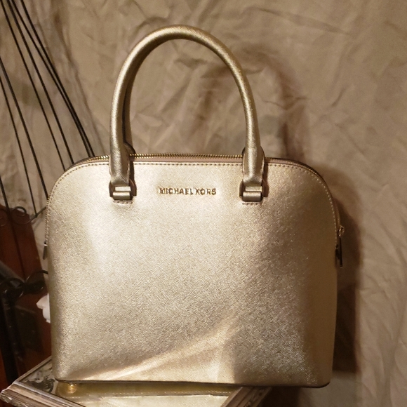 Michael Kors Handbags - NWT Michael Kors Cindy Dome Satchel